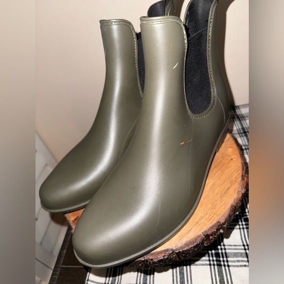 narrow rain boots